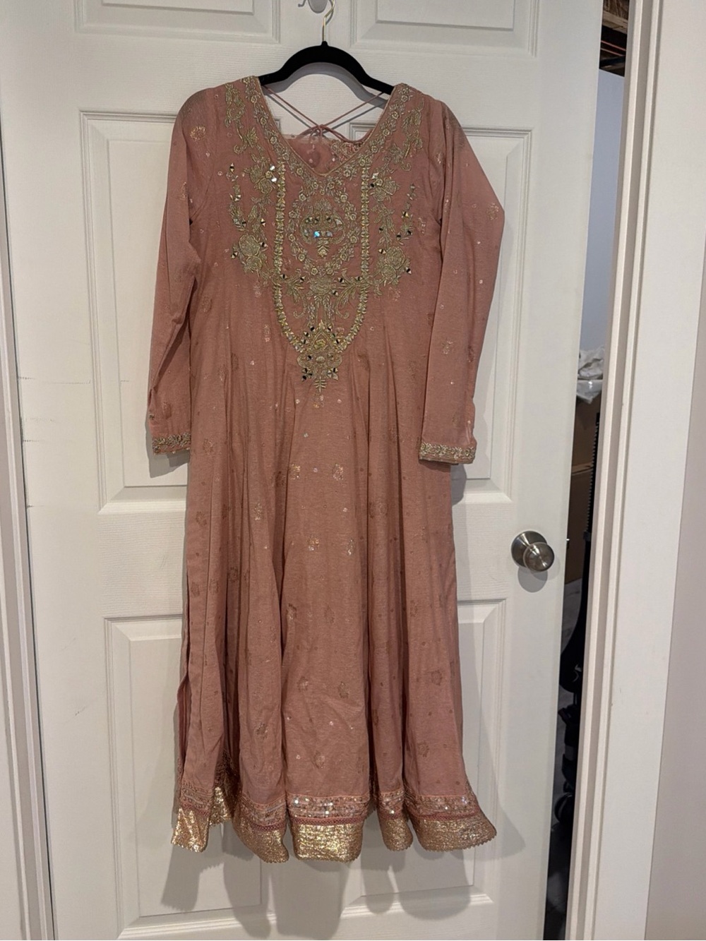 Faiza Saqlain Delisha Blush Pink Embroidered Dress 3 pcs - Picture 3 of 6